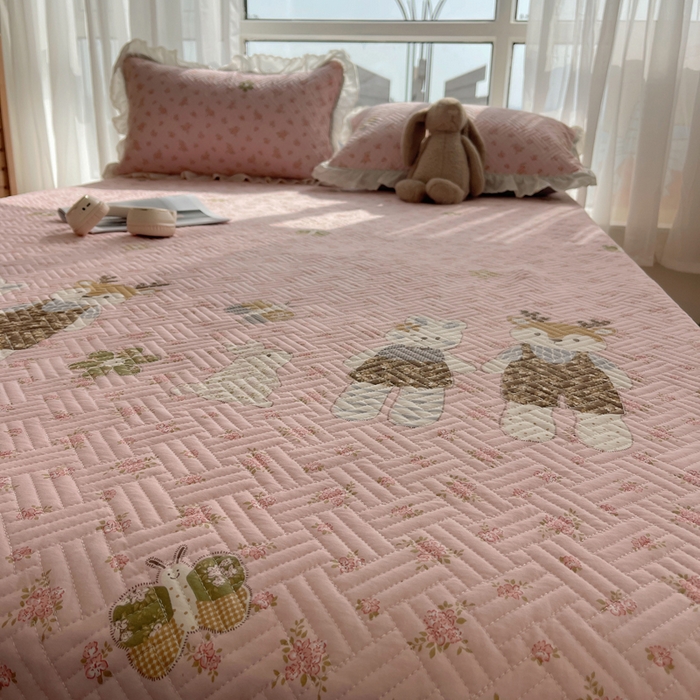 91家纺网 家纺一手货源 找家纺 悦织湾家纺 2026新款印花泡芙棉花边床盖三件套春秋夏秋床罩款三件套轻奢时尚 花边-温馨时光