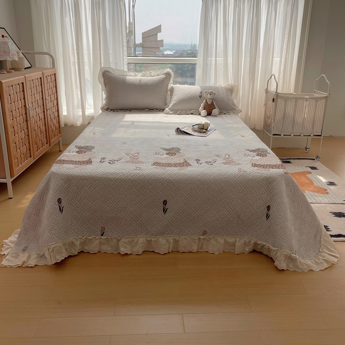 91家纺网 家纺一手货源 找家纺 悦织湾家纺 2026新款印花泡芙棉花边床盖三件套春秋夏秋床罩款三件套轻奢时尚 花边-心心相连