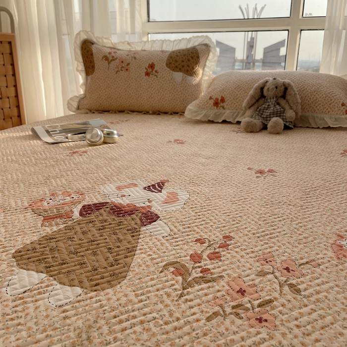 91家纺网 家纺一手货源 找家纺 悦织湾家纺 2026新款印花泡芙棉花边床盖三件套春秋夏秋床罩款三件套轻奢时尚 花边-圣诞花语