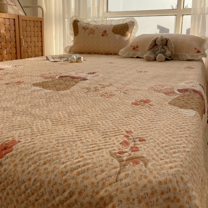 91家纺网 家纺一手货源 找家纺 悦织湾家纺 2026新款印花泡芙棉花边床盖三件套春秋夏秋床罩款三件套轻奢时尚 花边-圣诞花语