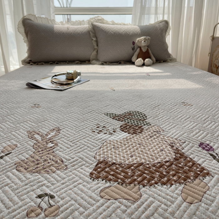 91家纺网 家纺一手货源 找家纺 悦织湾家纺 2026新款印花泡芙棉花边床盖三件套春秋夏秋床罩款三件套轻奢时尚 花边-心心相连