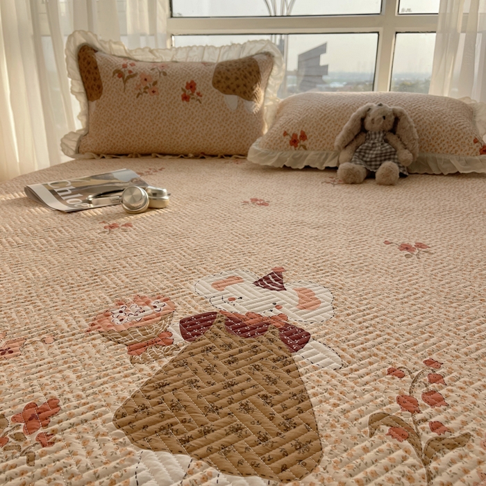 91家纺网 家纺一手货源 找家纺 悦织湾家纺 2026新款印花泡芙棉花边床盖三件套春秋夏秋床罩款三件套轻奢时尚 花边-圣诞花语