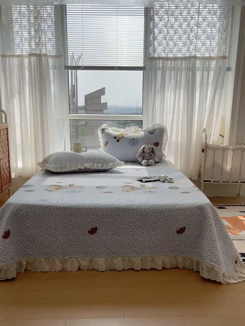 91家纺网 家纺一手货源 找家纺 （总）悦织湾家纺 2026新款印花泡芙棉花边床盖三件套春秋夏秋床罩款三件套轻奢时尚