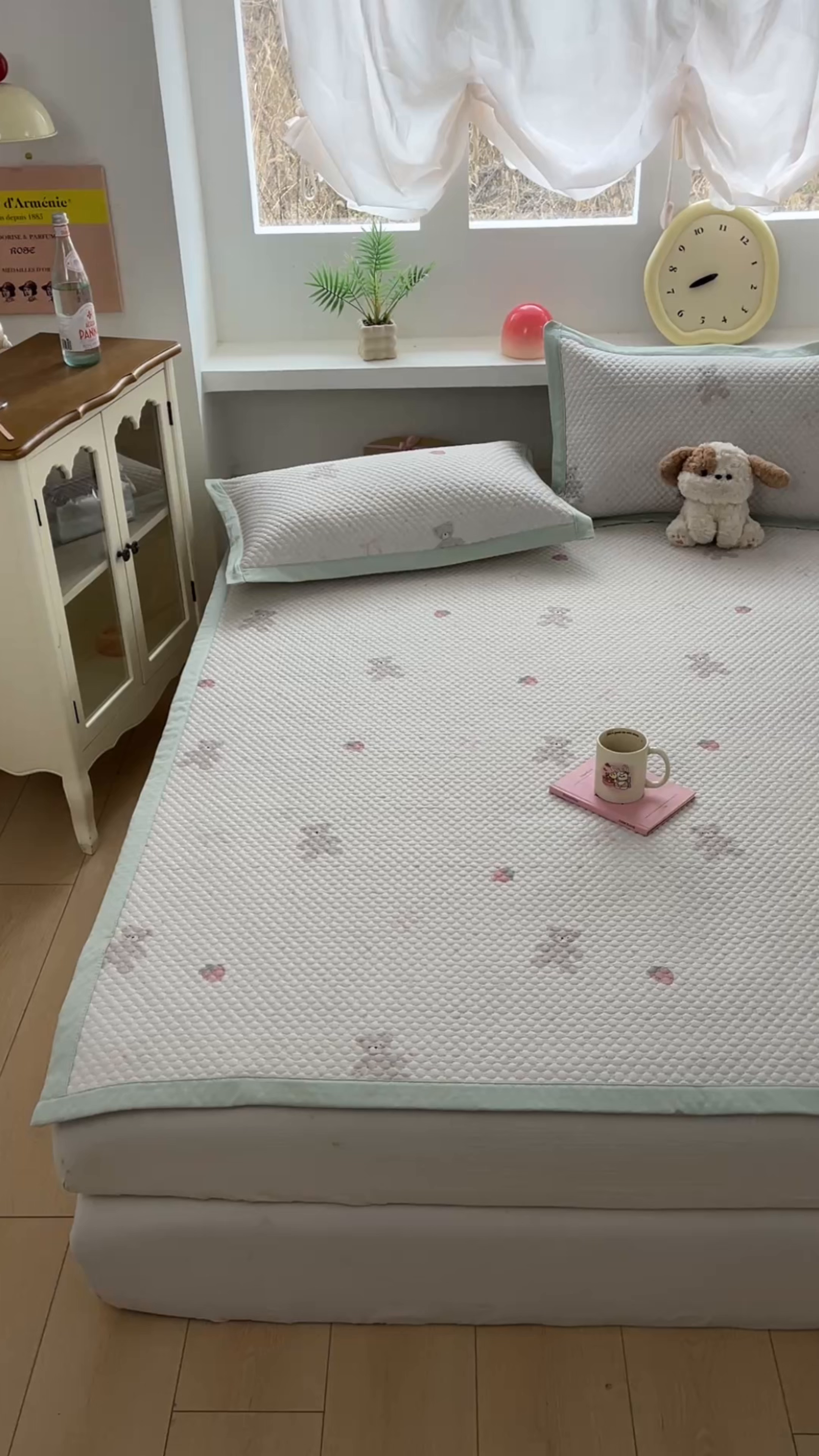 91家纺网 家纺一手货源 找家纺 寐居家纺 2026新款冰豆豆治愈系凉席席子 治愈-草莓熊绿