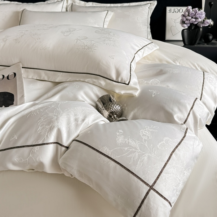 91家纺网 家纺一手货源 找家纺 韩秀家纺 2026新款A类亮丝提花立体浮雕贡缎臻棉床裙四件套 云缎雅颂-米