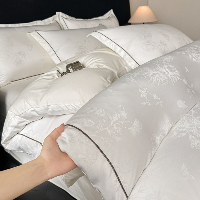 91家纺网 家纺一手货源 找家纺 韩秀家纺 2026新款A类亮丝提花立体浮雕贡缎臻棉床裙四件套 云缎雅颂-米