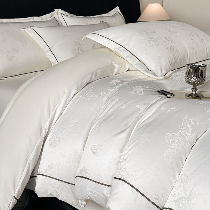 91家纺网 家纺一手货源 找家纺 韩秀家纺 2026新款A类亮丝提花立体浮雕贡缎臻棉床裙四件套 云缎雅颂-米