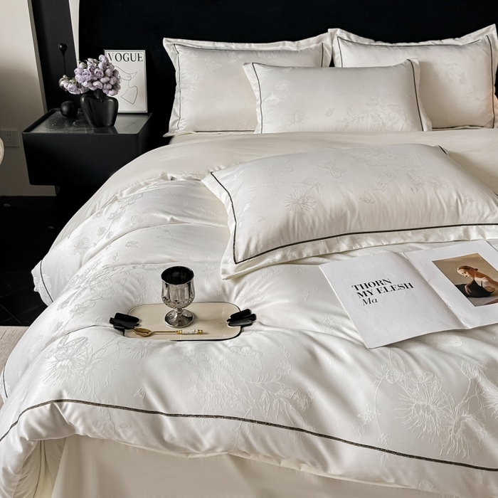 91家纺网 家纺一手货源 找家纺 韩秀家纺 2026新款A类亮丝提花立体浮雕贡缎臻棉床裙四件套 云缎雅颂-米