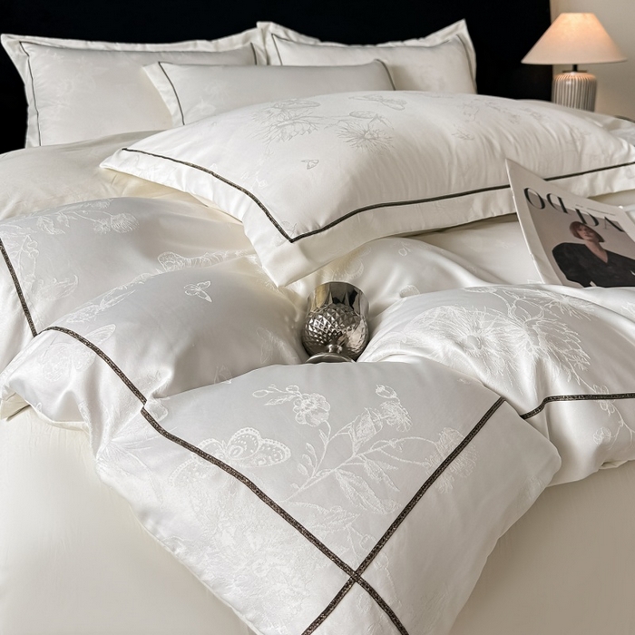 91家纺网 家纺一手货源 找家纺 韩秀家纺 2026新款A类亮丝提花立体浮雕贡缎臻棉床裙四件套 云缎雅颂-米