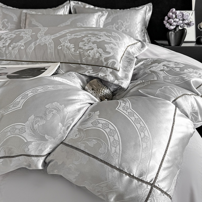 91家纺网 家纺一手货源 找家纺 韩秀家纺 2026新款A类亮丝提花立体浮雕贡缎臻棉床裙四件套 云缎雅颂-灰