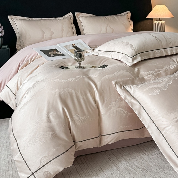 91家纺网 家纺一手货源 找家纺 韩秀家纺 2026新款A类亮丝提花立体浮雕贡缎臻棉床裙四件套 云缎雅颂-香槟色