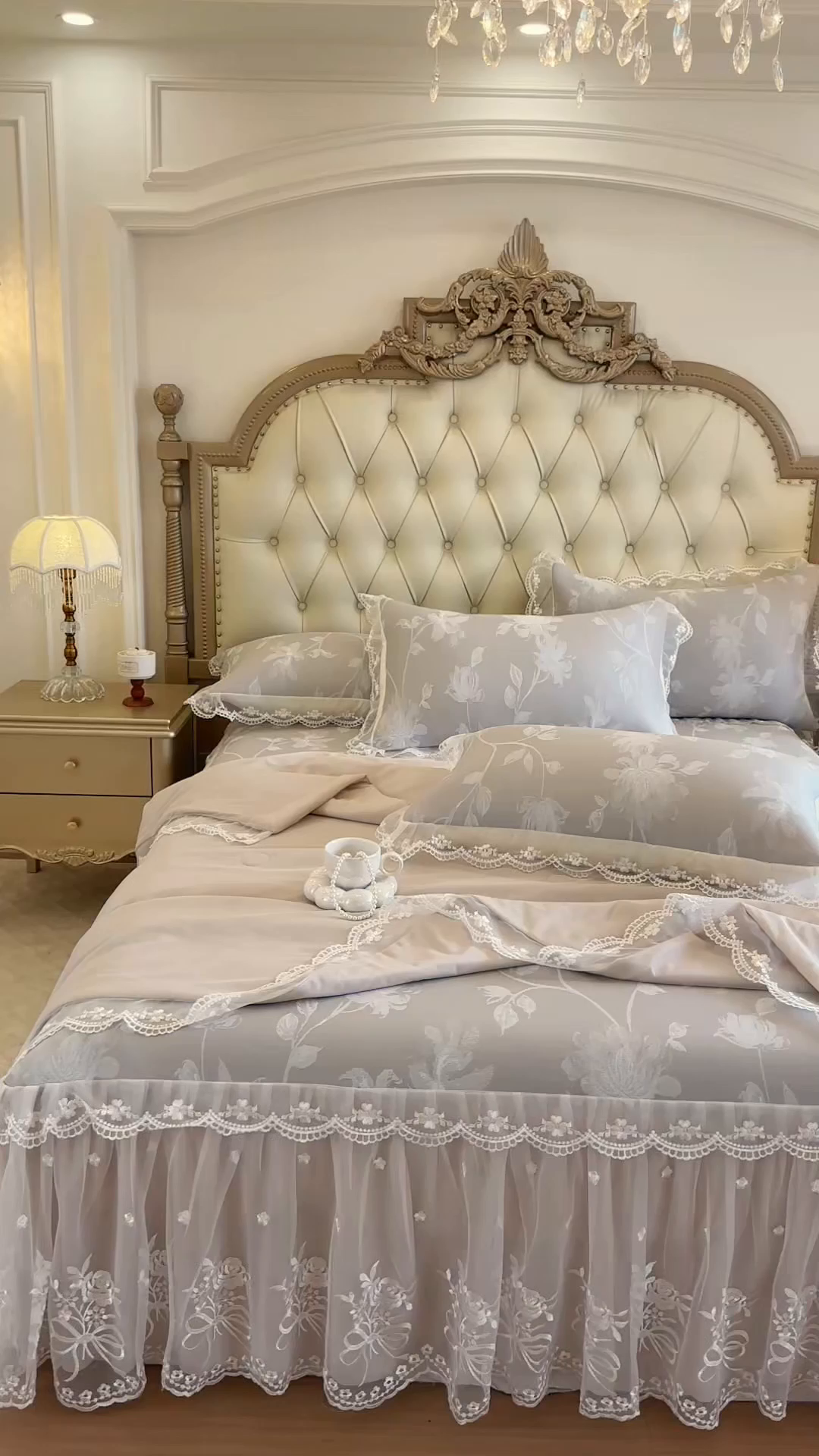 91家纺网 家纺一手货源 找家纺 网红馆（ck家纺） 2026新款冰丝夏被床裙款凉席三件套-花叶倾城 花叶倾城-灰