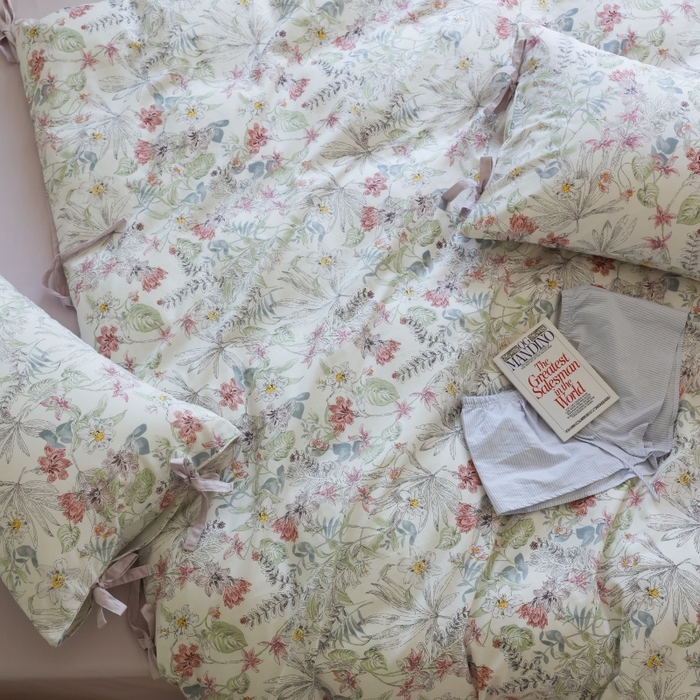 91家纺网 家纺一手货源 找家纺 棉眠 2026新款全棉纯棉蝴蝶结系带款四件套 蔷薇诗白（蝴蝶结系带款）