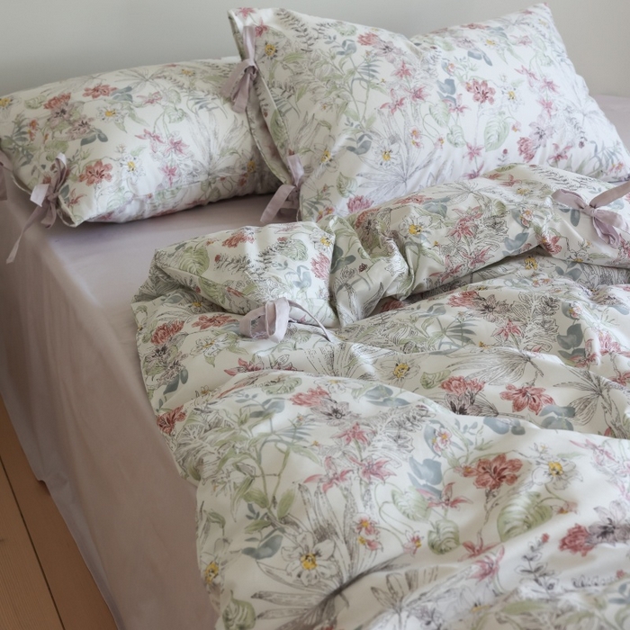 91家纺网 家纺一手货源 找家纺 棉眠 2026新款全棉纯棉蝴蝶结系带款四件套 蔷薇诗白（蝴蝶结系带款）