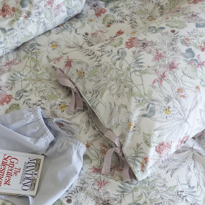 91家纺网 家纺一手货源 找家纺 棉眠 2026新款全棉纯棉蝴蝶结系带款四件套 蔷薇诗白（蝴蝶结系带款）