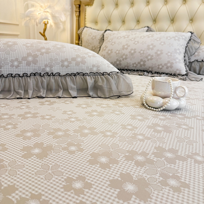 91家纺网 家纺一手货源 找家纺 网红馆（ck家纺） 2026新款冰丝夏被床裙款凉席三件套-恋夏花开 恋夏花开-灰