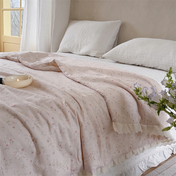 91家纺网 家纺一手货源 找家纺 暖生活 2026新款全棉花边款大豆夏被夏凉被空调被 粉樱花屿