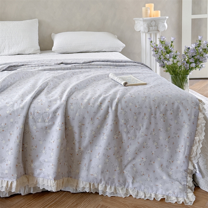 91家纺网 家纺一手货源 找家纺 暖生活 2026新款全棉花边款大豆夏被夏凉被空调被 紫兰花语