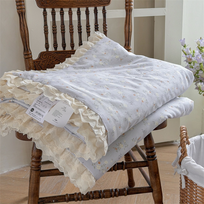 91家纺网 家纺一手货源 找家纺 暖生活 2026新款全棉花边款大豆夏被夏凉被空调被 紫兰花语