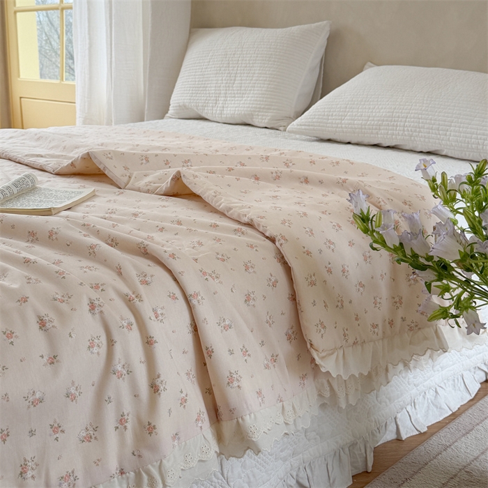 91家纺网 家纺一手货源 找家纺 暖生活 2026新款全棉花边款大豆夏被夏凉被空调被 奶杏花谣