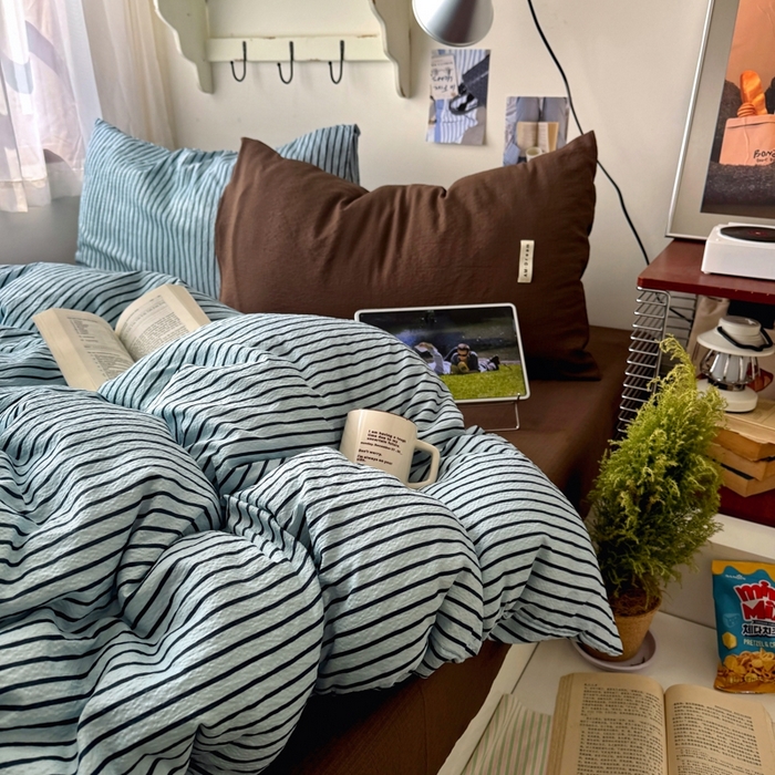 91家纺网 家纺一手货源 找家纺 阿曼达 2026春夏新款简约美式条纹混搭四件套 美式休闲-海盐棕