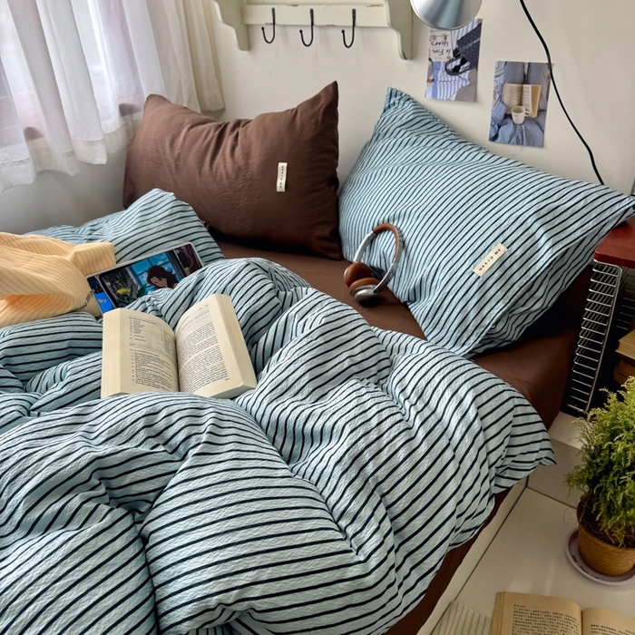 91家纺网 家纺一手货源 找家纺 阿曼达 2026春夏新款简约美式条纹混搭四件套 美式休闲-海盐棕