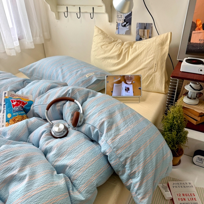 91家纺网 家纺一手货源 找家纺 阿曼达 2026春夏新款简约美式条纹混搭四件套 美式休闲-奶蓝条