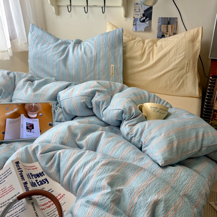 91家纺网 家纺一手货源 找家纺 阿曼达 2026春夏新款简约美式条纹混搭四件套 美式休闲-奶蓝条