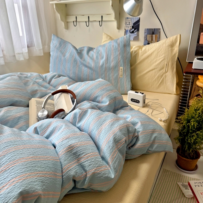 91家纺网 家纺一手货源 找家纺 阿曼达 2026春夏新款简约美式条纹混搭四件套 美式休闲-奶蓝条