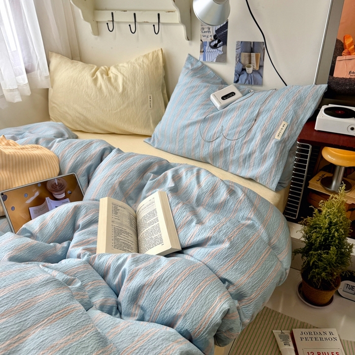 91家纺网 家纺一手货源 找家纺 阿曼达 2026春夏新款简约美式条纹混搭四件套 美式休闲-奶蓝条