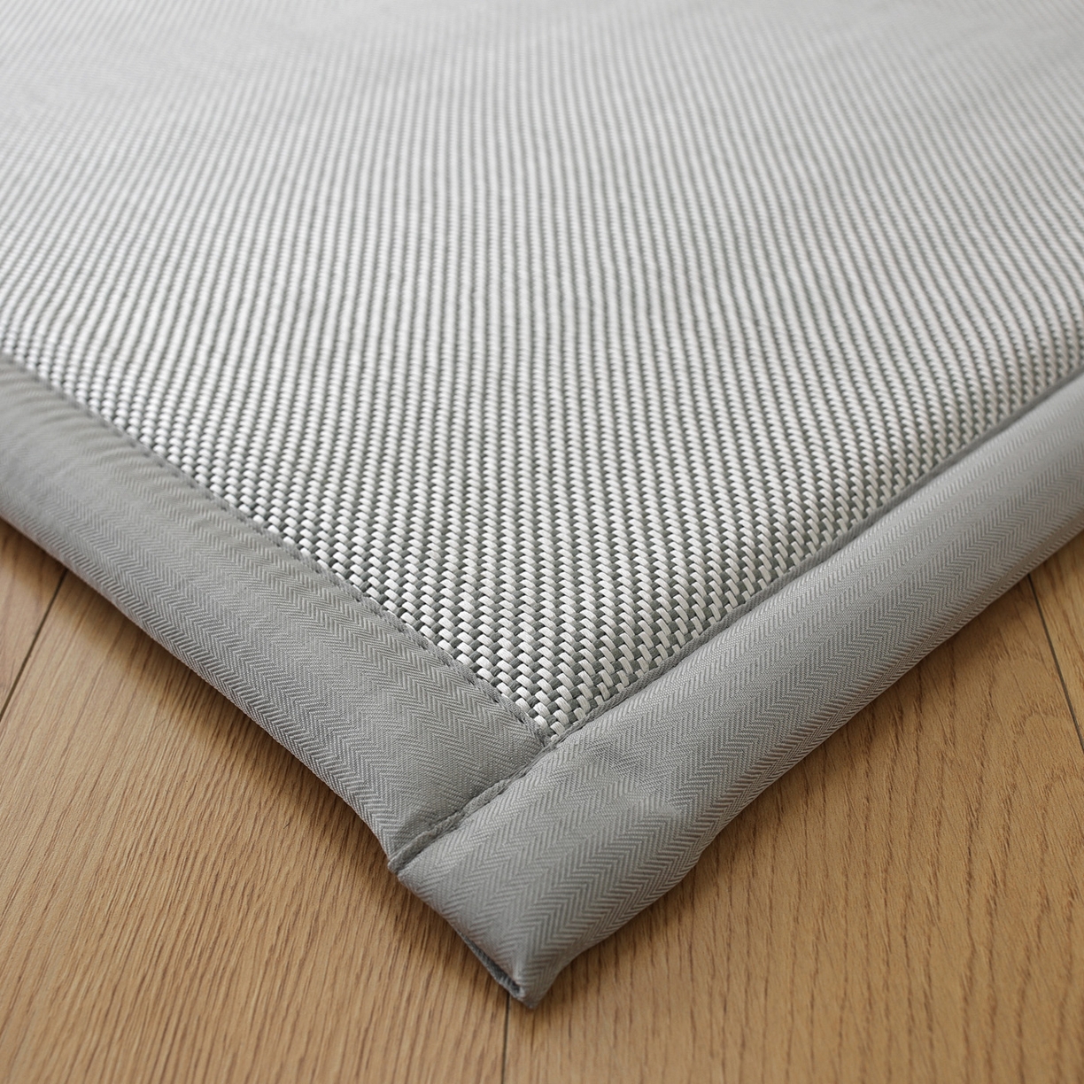 91家纺网 家纺一手货源 找家纺 （总）席世家 2026新款折叠冰藤九宫格地垫