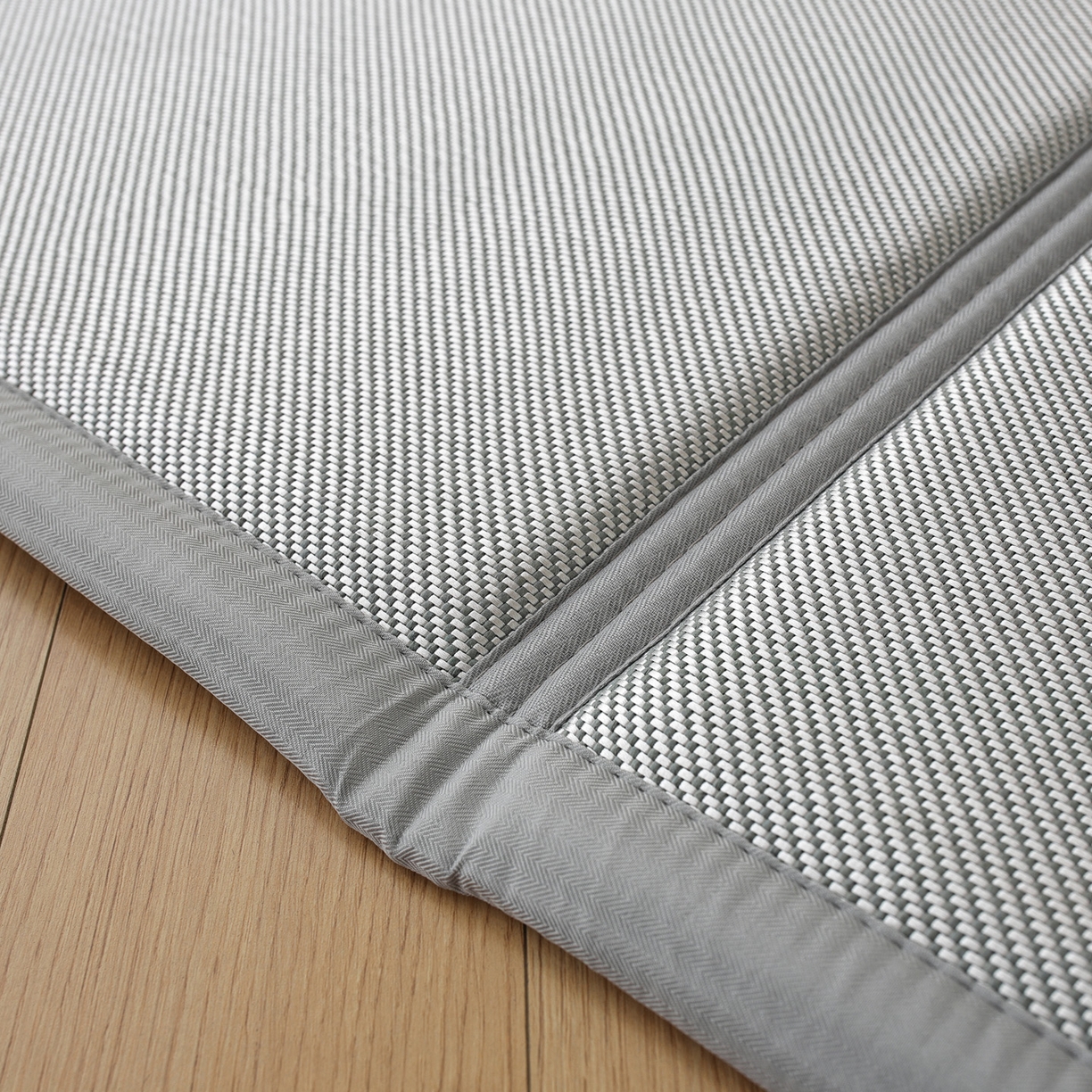 91家纺网 家纺一手货源 找家纺 （总）席世家 2026新款折叠冰藤九宫格地垫