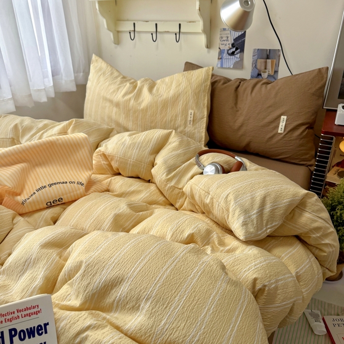 91家纺网 家纺一手货源 找家纺 阿曼达 2026春夏新款简约美式条纹混搭四件套 美式休闲-暖黄条