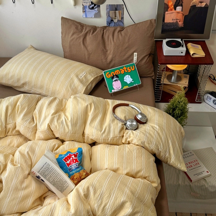 91家纺网 家纺一手货源 找家纺 阿曼达 2026春夏新款简约美式条纹混搭四件套 美式休闲-暖黄条