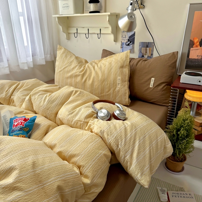 91家纺网 家纺一手货源 找家纺 阿曼达 2026春夏新款简约美式条纹混搭四件套 美式休闲-暖黄条