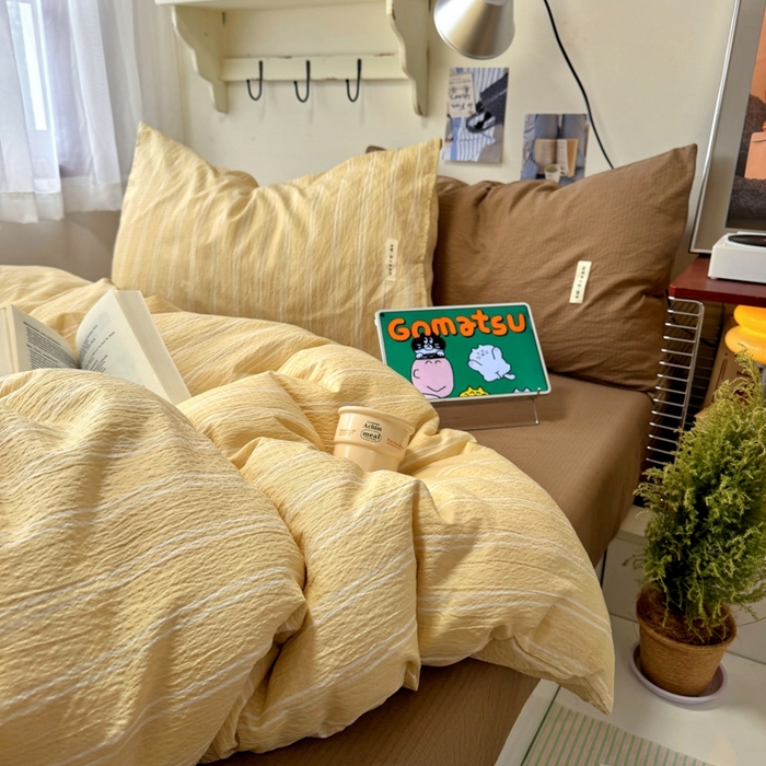 91家纺网 家纺一手货源 找家纺 阿曼达 2026春夏新款简约美式条纹混搭四件套 美式休闲-暖黄条