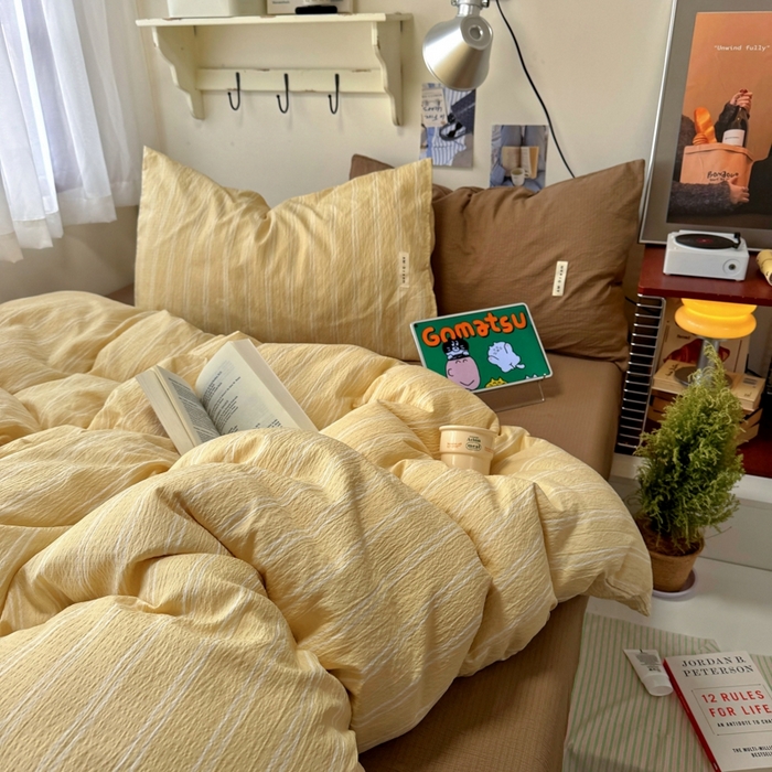 91家纺网 家纺一手货源 找家纺 阿曼达 2026春夏新款简约美式条纹混搭四件套 美式休闲-暖黄条