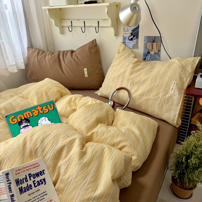 91家纺网 家纺一手货源 找家纺 阿曼达 2026春夏新款简约美式条纹混搭四件套 美式休闲-暖黄条