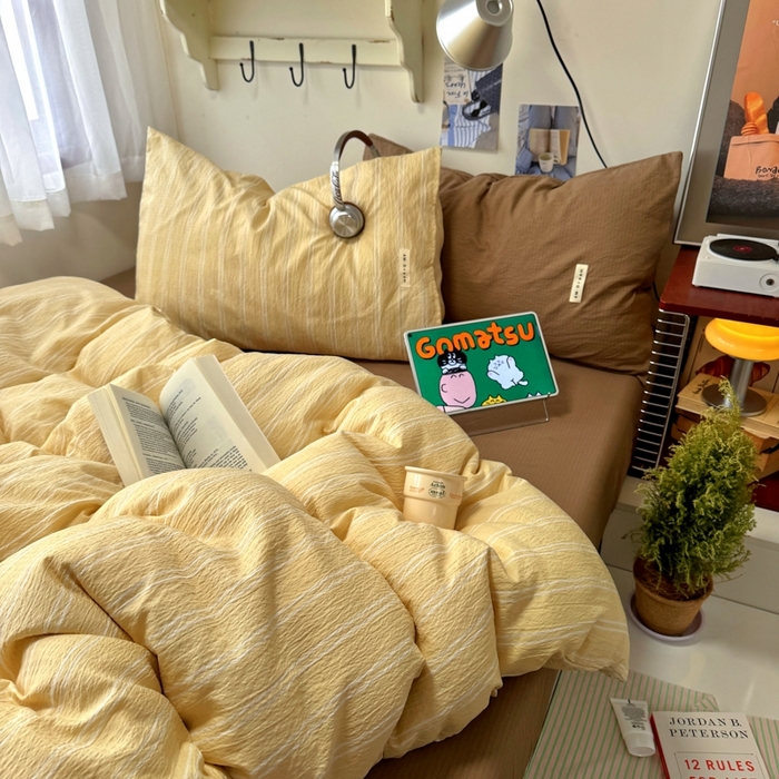 91家纺网 家纺一手货源 找家纺 阿曼达 2026春夏新款简约美式条纹混搭四件套 美式休闲-暖黄条