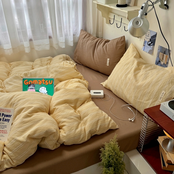 91家纺网 家纺一手货源 找家纺 阿曼达 2026春夏新款简约美式条纹混搭四件套 美式休闲-暖黄条