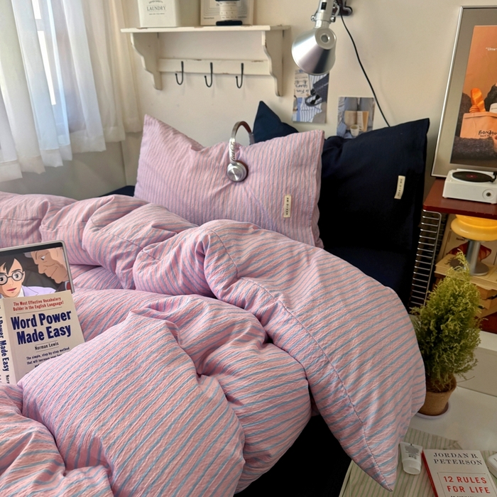 91家纺网 家纺一手货源 找家纺 阿曼达 2026春夏新款简约美式条纹混搭四件套 美式休闲-浅粉条