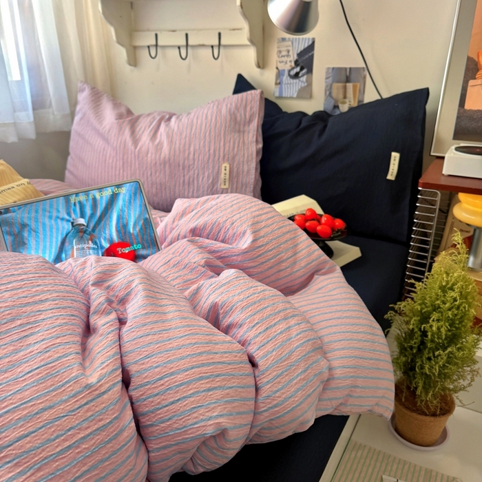 91家纺网 家纺一手货源 找家纺 阿曼达 2026春夏新款简约美式条纹混搭四件套 美式休闲-浅粉条