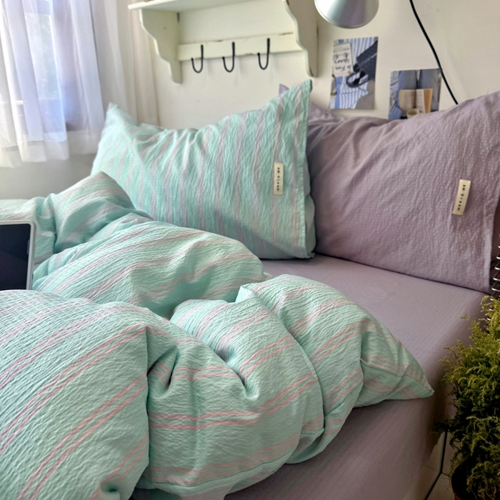 91家纺网 家纺一手货源 找家纺 阿曼达 2026春夏新款简约美式条纹混搭四件套 美式休闲-浅绿条