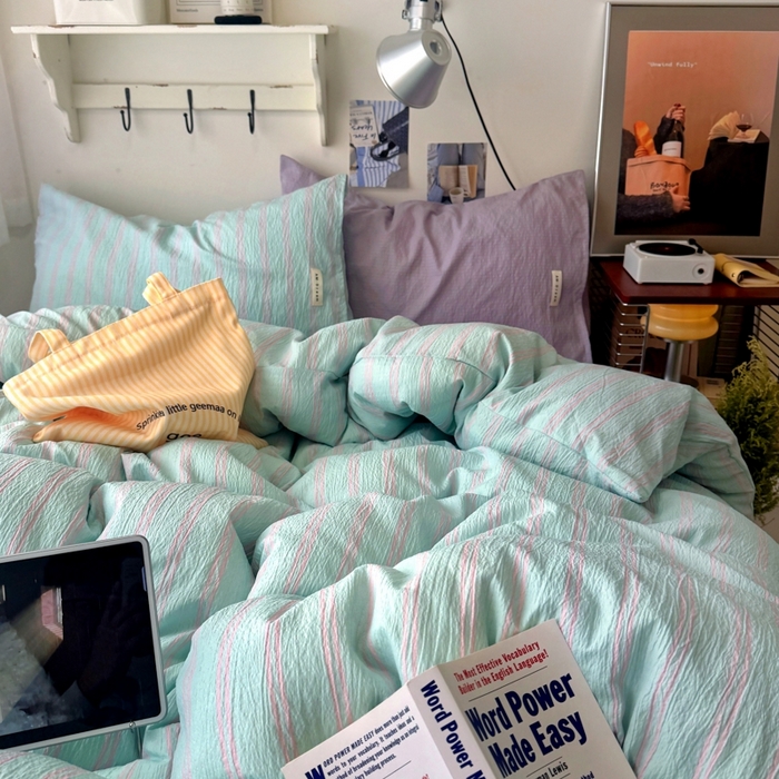 91家纺网 家纺一手货源 找家纺 阿曼达 2026春夏新款简约美式条纹混搭四件套 美式休闲-浅绿条