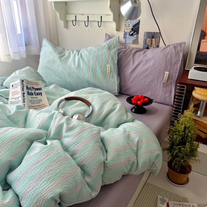 91家纺网 家纺一手货源 找家纺 阿曼达 2026春夏新款简约美式条纹混搭四件套 美式休闲-浅绿条