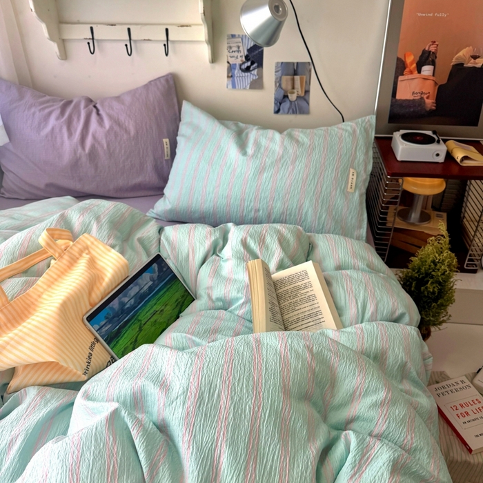 91家纺网 家纺一手货源 找家纺 阿曼达 2026春夏新款简约美式条纹混搭四件套 美式休闲-浅绿条