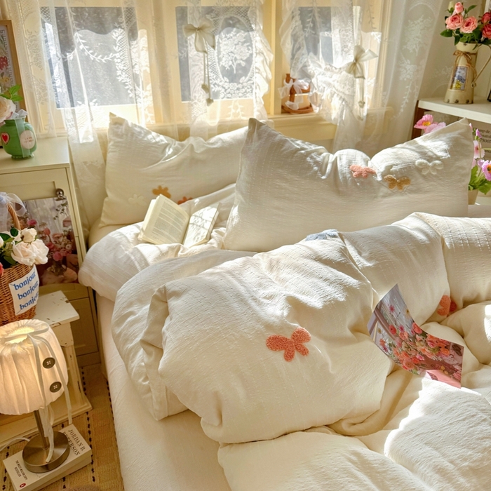 91家纺网 家纺一手货源 找家纺 阿曼达 2026春夏新款简约素色毛巾绣亚麻风纯色四件套 法式麻-软萌蝶