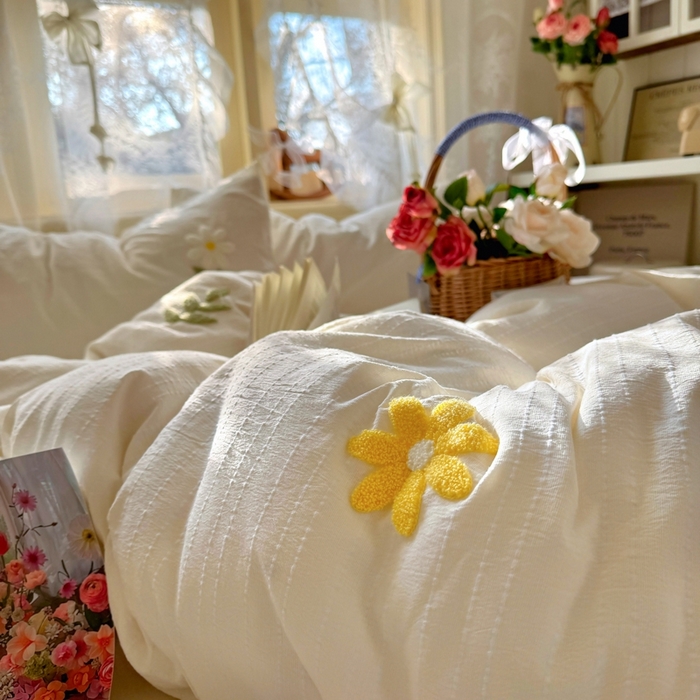 91家纺网 家纺一手货源 找家纺 阿曼达 2026春夏新款简约素色毛巾绣亚麻风纯色四件套 法式麻-小雏菊