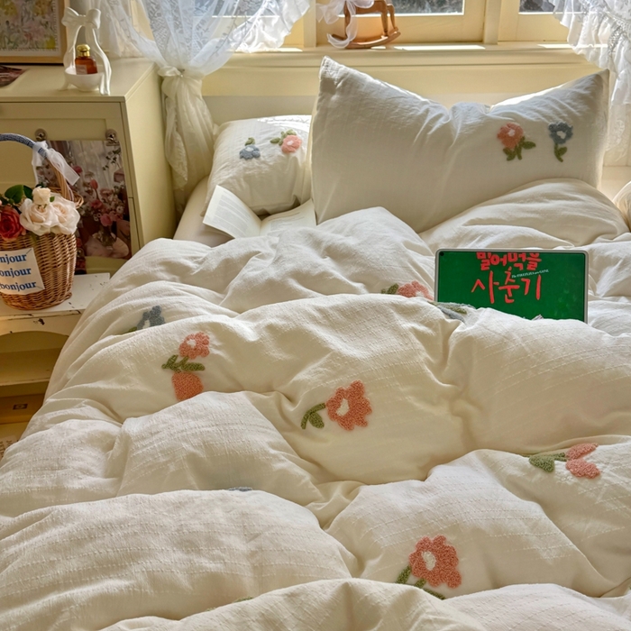 91家纺网 家纺一手货源 找家纺 阿曼达 2026春夏新款简约素色毛巾绣亚麻风纯色四件套 法式麻-棉朵