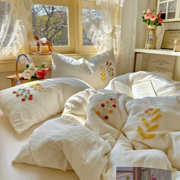 91家纺网 家纺一手货源 找家纺 阿曼达 2026春夏新款简约素色毛巾绣亚麻风纯色四件套 法式麻-绣枝